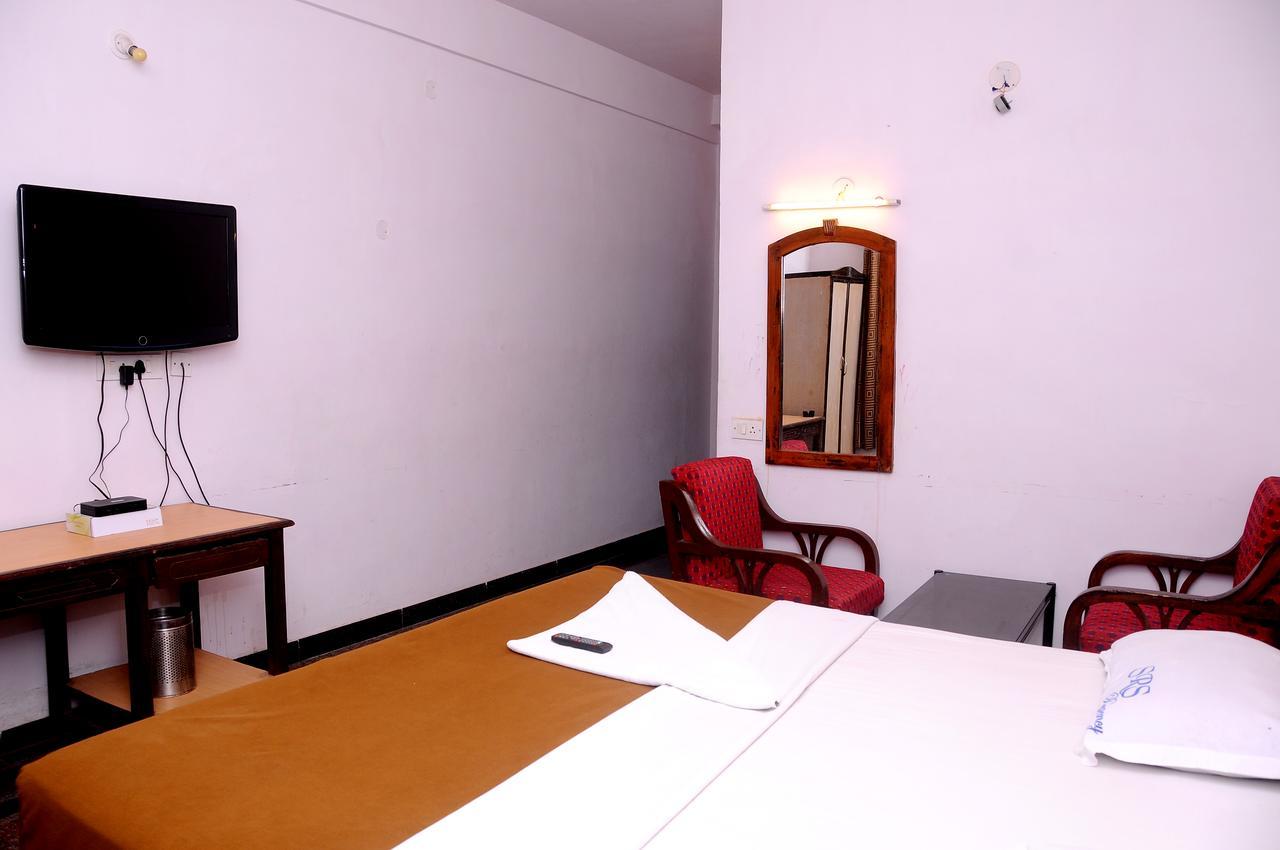 Srs Regency Hotel Anantapur Exterior photo